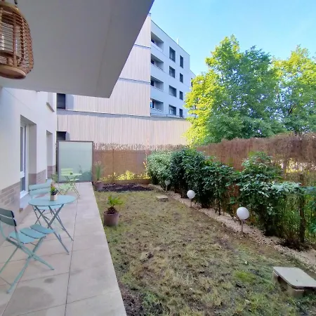 Chic Apart With Terrasse Garden Parking アパート *